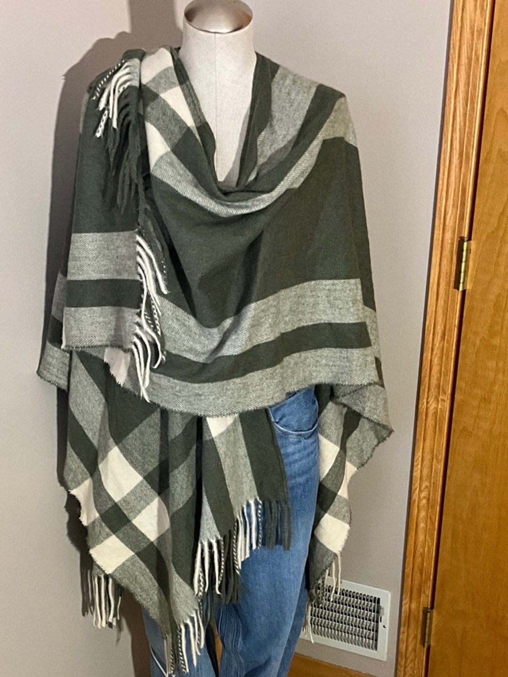 Universal Thread Olive Green and Cream Plaid Fringe Cape Poncho